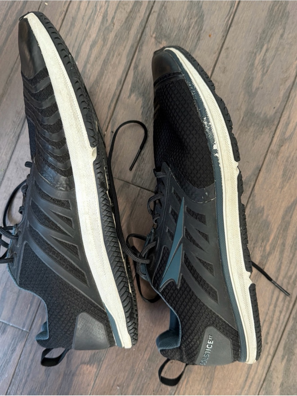 Altra Solstice XT Mens  Black  Running Shoes US 11.5